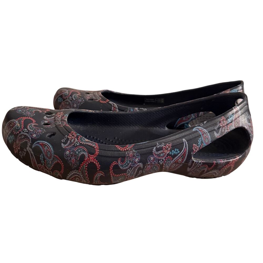 Crocs Women's Kadee Florals Flats Paisley Floral Navy Size 6 Boho Chic Slide on